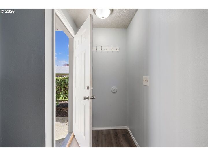 Property Photo:  6904 NE 43rd St F  WA 98661 