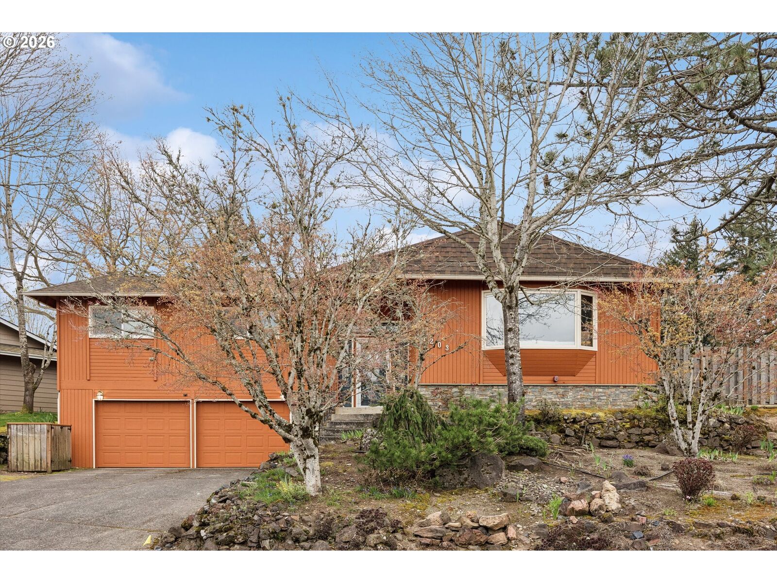 Property Photo: 1203 SE Kibling Ave OR 97060