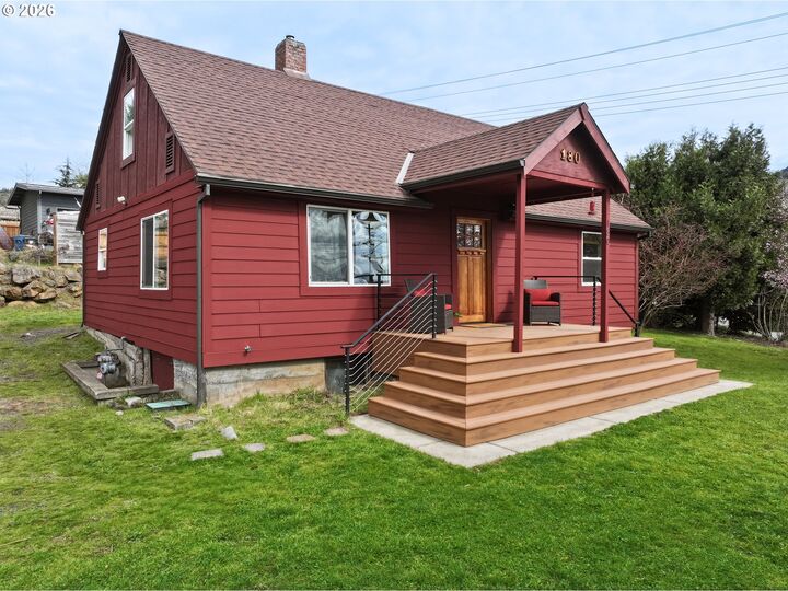 Property Photo: 180 NW Spring St WA 98672