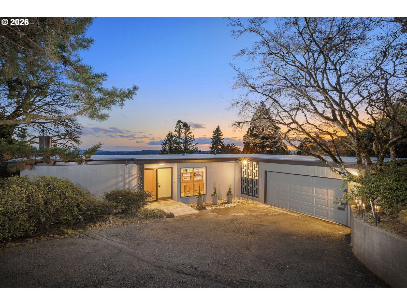 Property Photo:  1663 SW Westwood Dr  OR 97239 