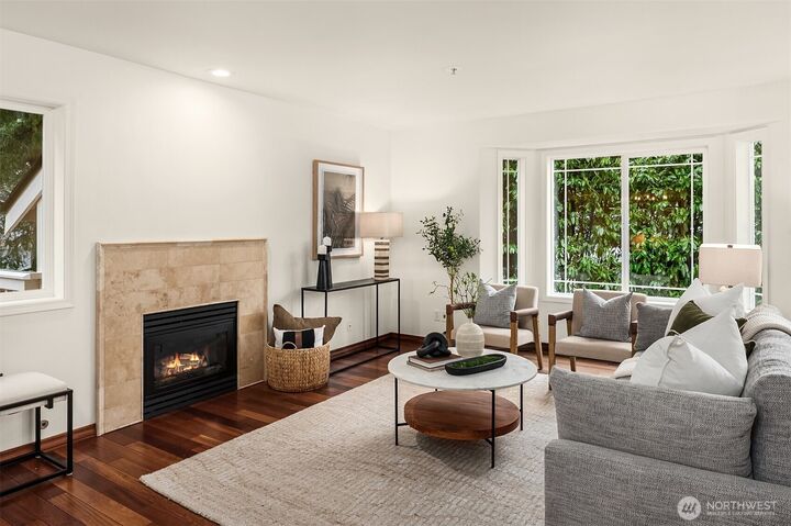 Property Photo:  329 NE 185th Street  WA 98155 