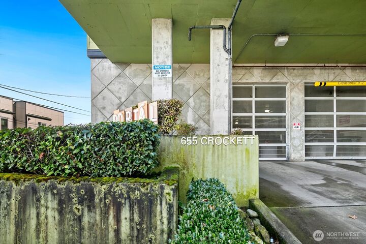 Property Photo:  655  Crockett Street A204  WA 98109 