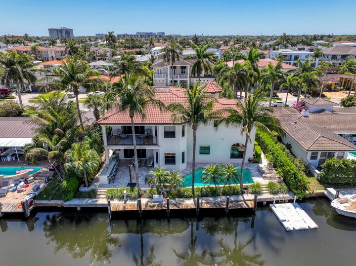 Property Photo: 809 NE 71st Street FL 33487