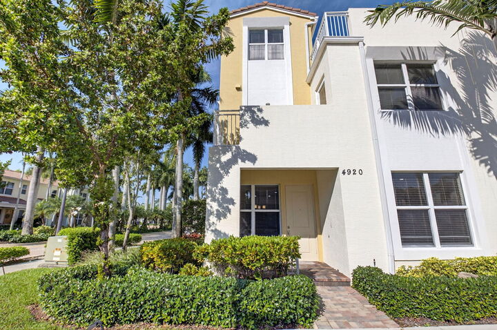 Property Photo:  4920 NW 15th Avenue  FL 33431 