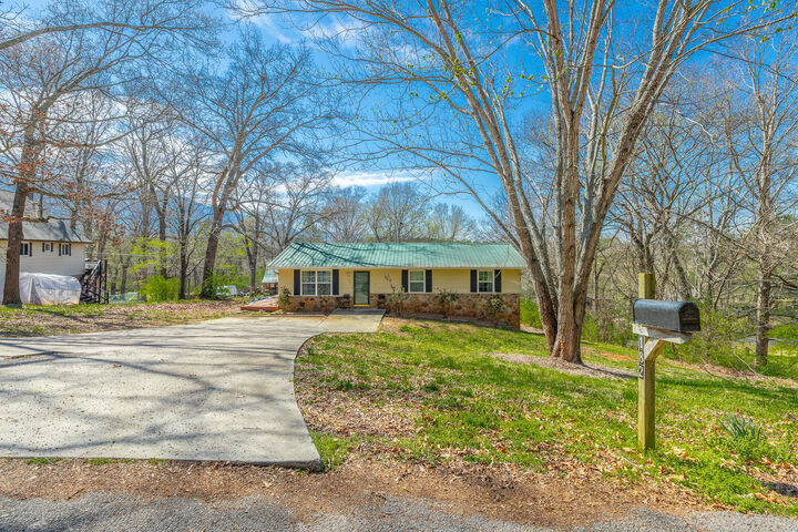 Property Photo:  182 Woodbine Drive  TN 37307 