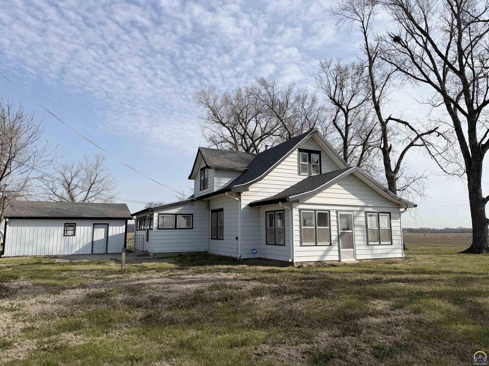 Property Photo:  2910 21st St  KS 66617 
