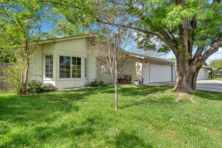 Property Photo: 2740 Sandstone Drive CA 96007
