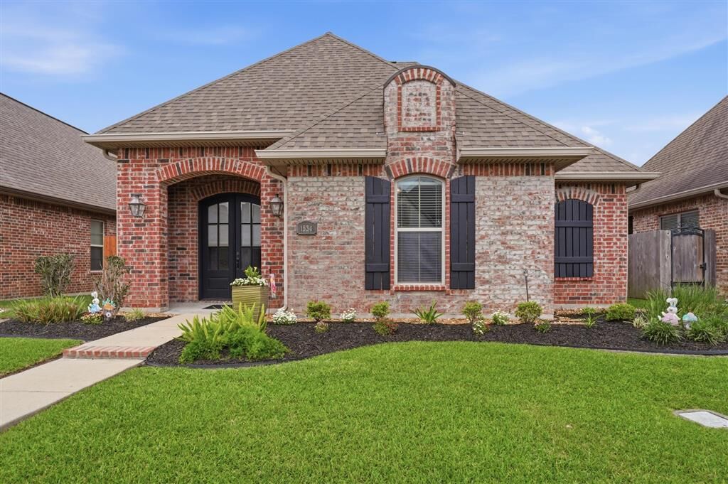 Property Photo: 1534 Tuscany Drive LA 70605