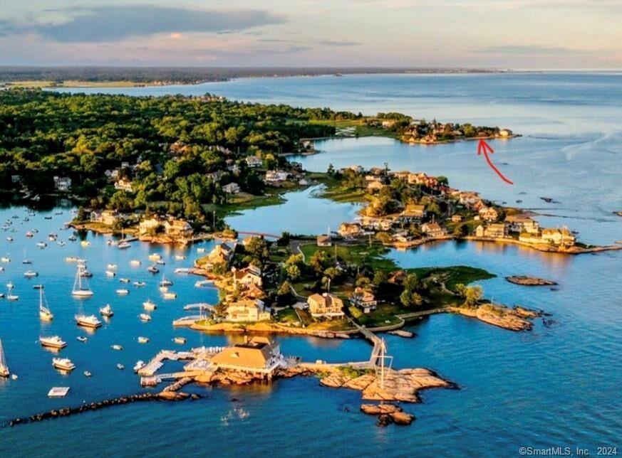 Property Photo: 55 Vineyard Place CT 06437