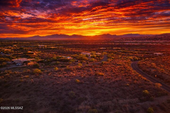 Property Photo: 770 E Canyon Rock Road 26 AZ 85614