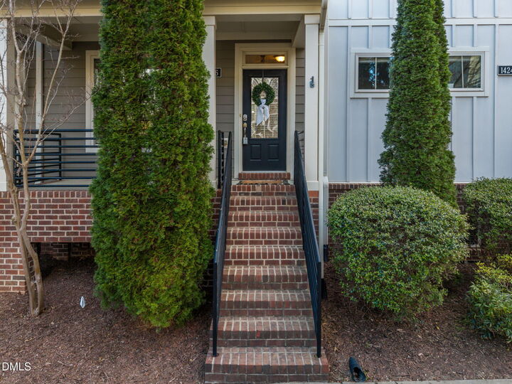 Property Photo: 1426 Crafton Way NC 27607