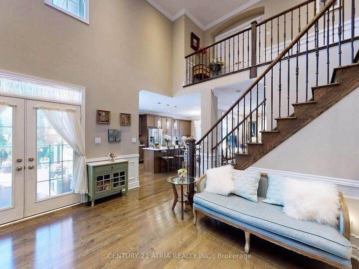 Photo de la propriété:  2 Colonel George McLaren Drive  ON L6C 0L3 