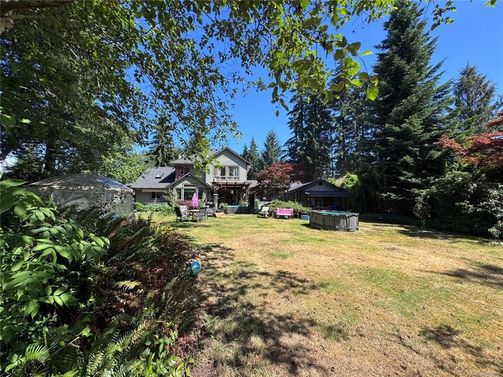 8856 McLarey Ave — photo 1