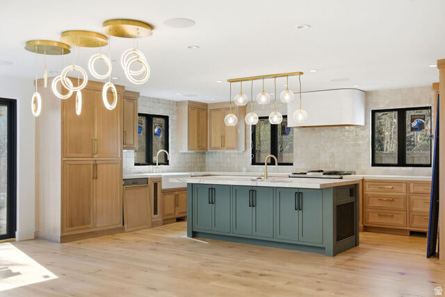 Property Photo:  5272 Heather Ln  UT 84098 