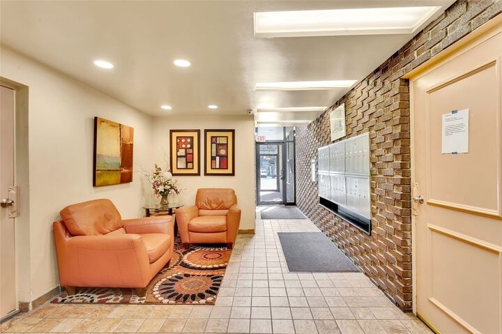 Property Photo:  5841 Morrowfield Avenue 104  PA 15217 