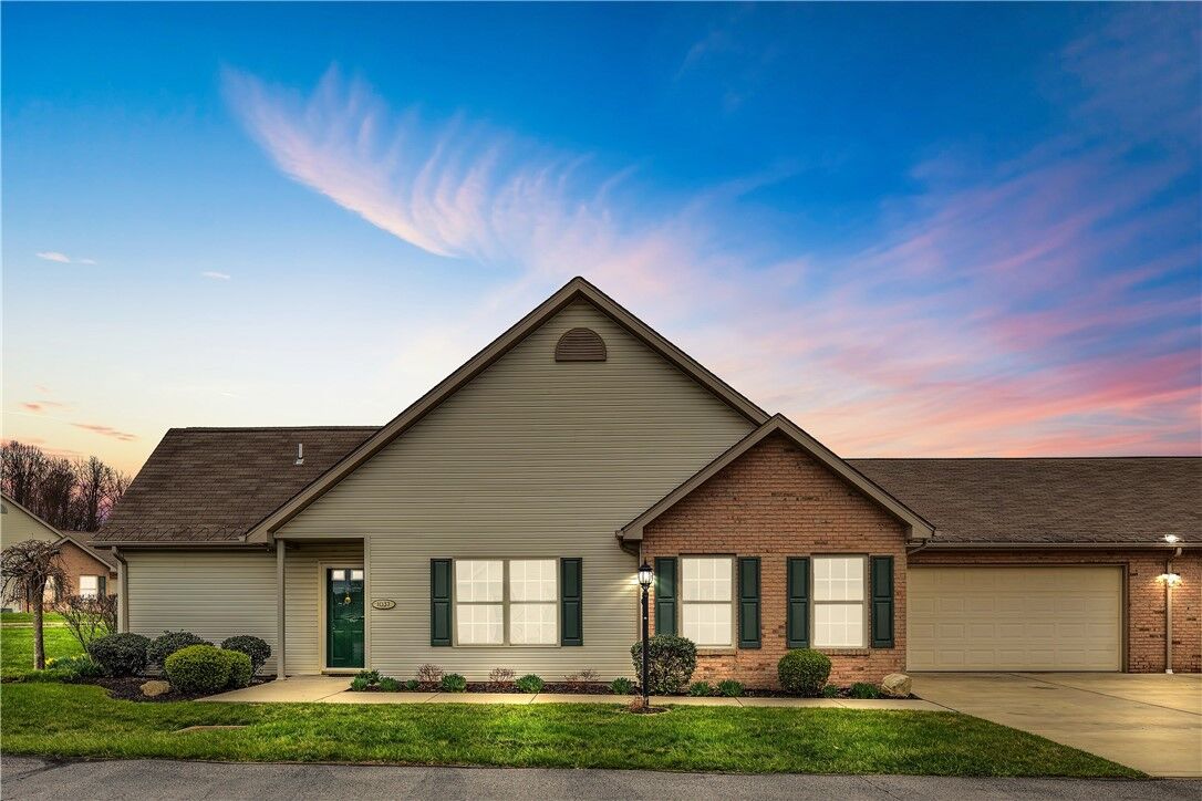 Property Photo:  1033 Timberwood Dr  PA 15010 