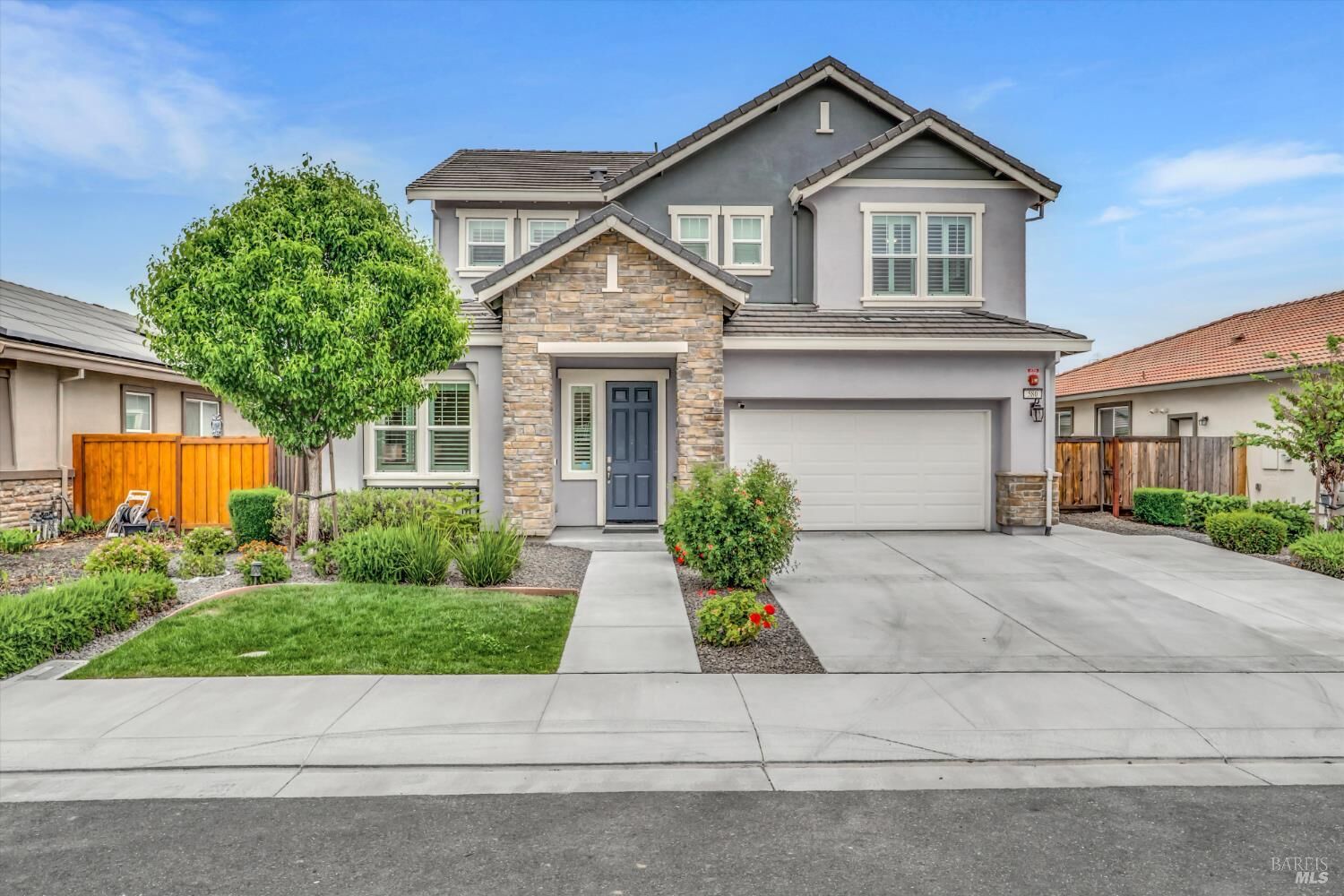 Property Photo: 580 Kingbird Circle CA 95688