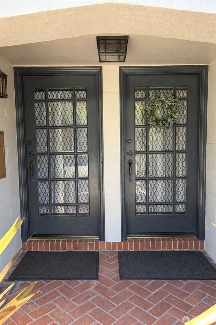 Property Photo:  52 Casa Way  CA 94123 