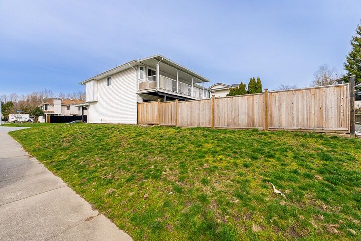 Property Photo:  31000 Sidoni Avenue  BC V2T 5K1 