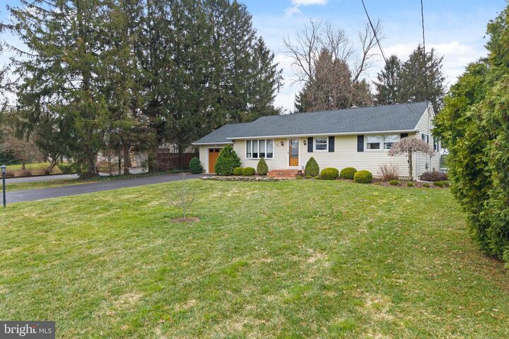 Property Photo:  96 Bordentown Chesterfield Road  NJ 08515 