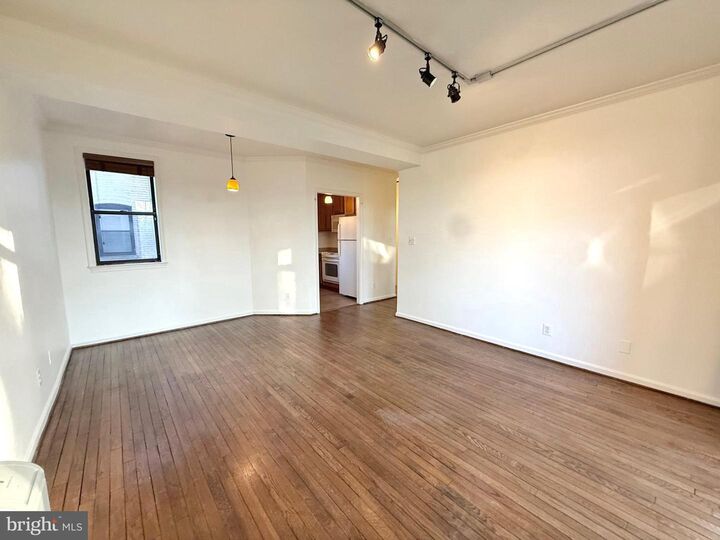 Property Photo:  2310 Ashmead Place NW 106  DC 20009 