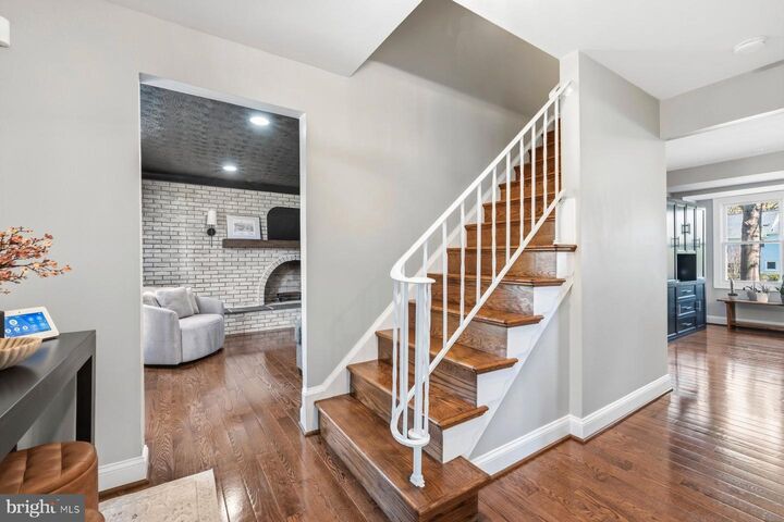 Property Photo:  16905 Old Colony Way  MD 20853 