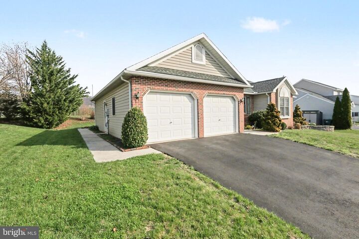 Property Photo:  33 Blue Spruce Drive  PA 17025 