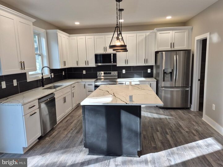 Property Photo:  584 Park Road  MD 21146 