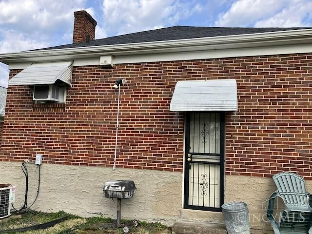 Property Photo:  6419 Stover Avenue  OH 45237 