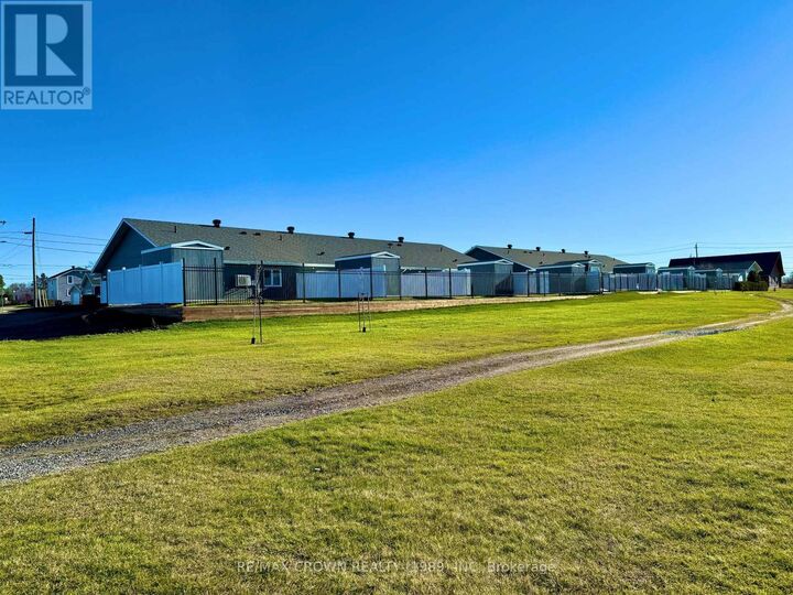 Property Photo: 20 Golf Street ON P5N 3J6