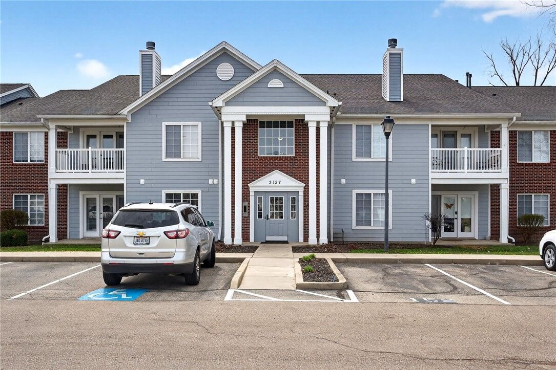 Property Photo:  3127 Alexander Place 101  OH 45431 