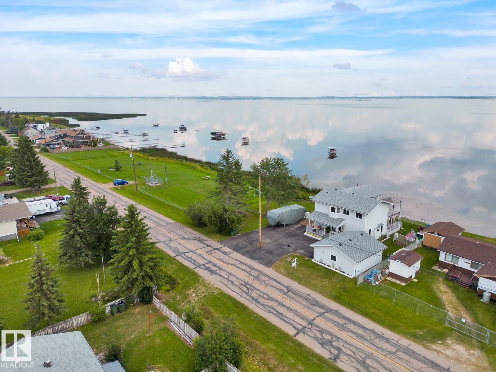 Property Photo:  6510 50 Ave  AB T0E 0A0 