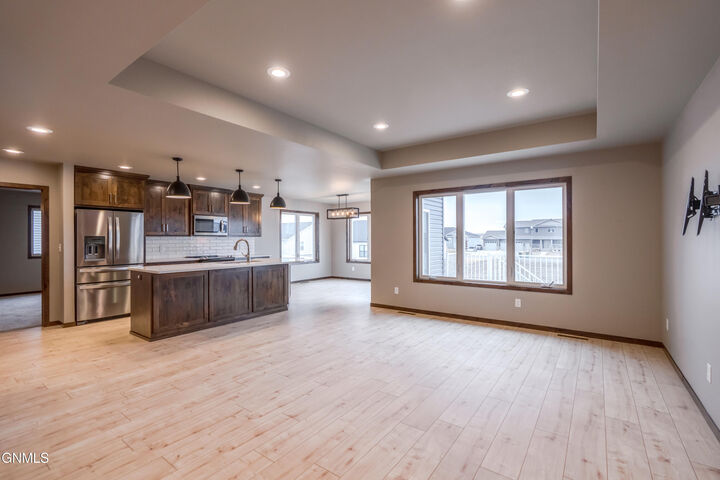 Property Photo:  3803 Platinum Street  ND 58503 