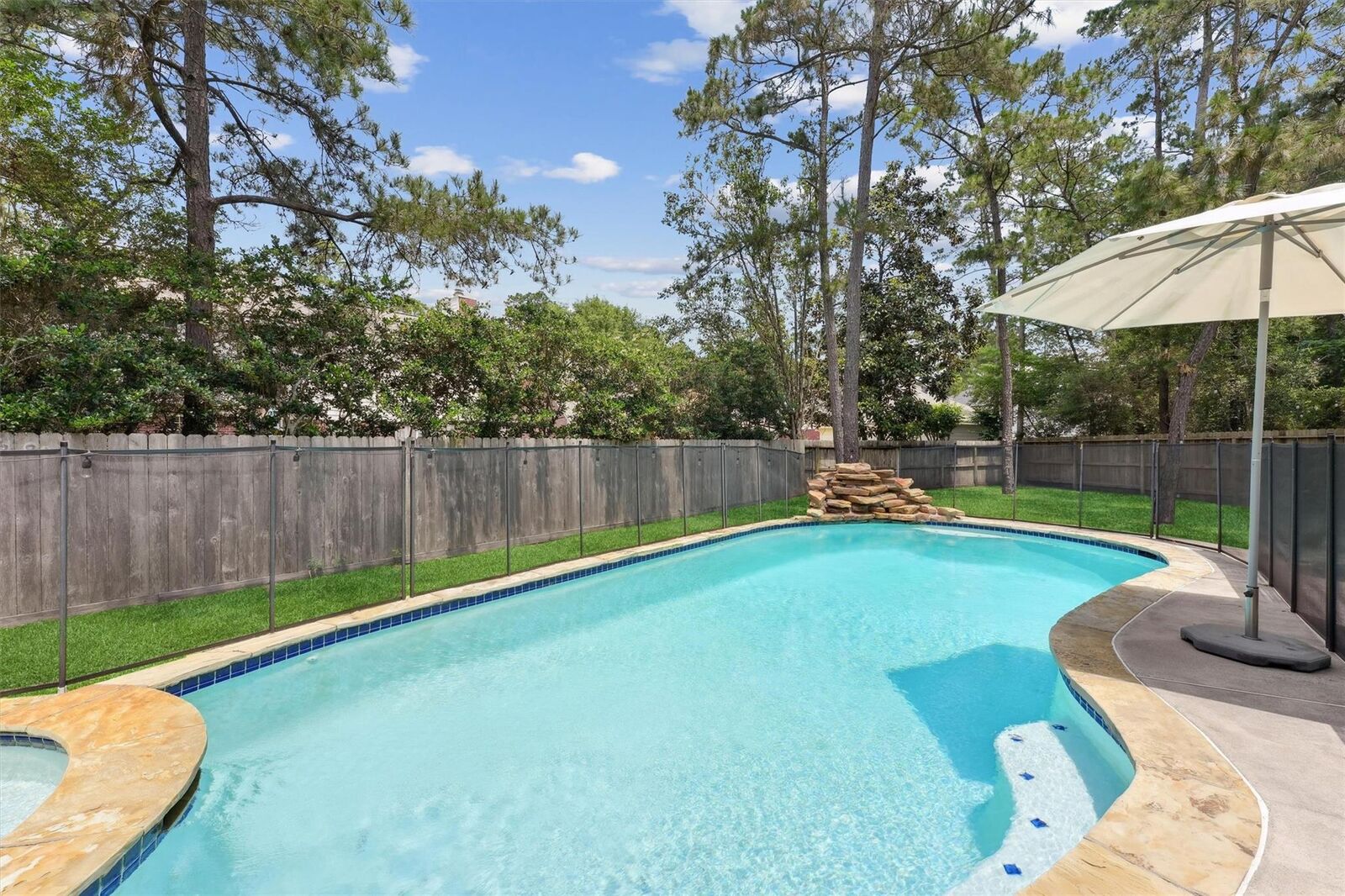 Property Photo:  74 W Summer Storm Circle  TX 77381 