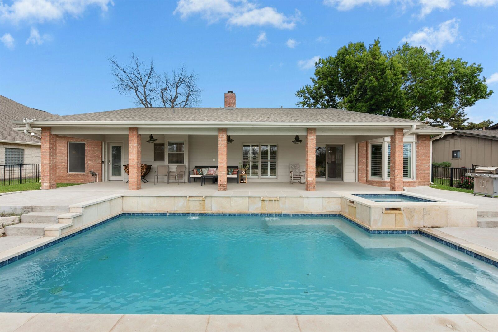 Property Photo: 407 Olympia Fields TX 78654