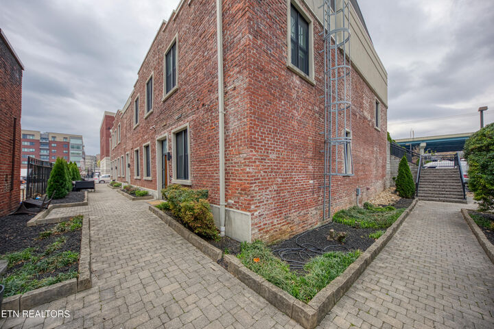 Property Photo: 101 Mews Way TN 37917