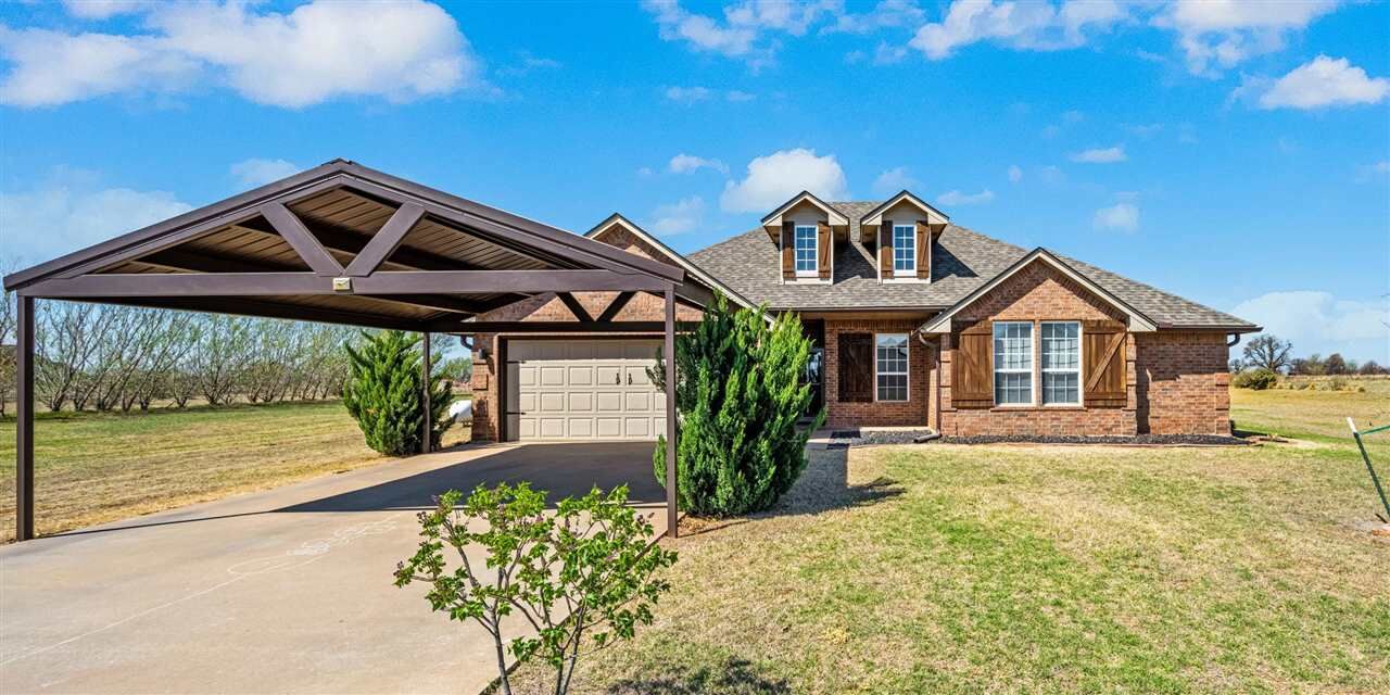 Property Photo:  291 NE Coyote Dr  OK 73541 