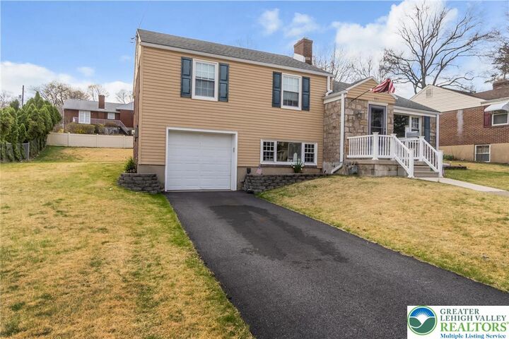 Property Photo: 903 Highland Avenue PA 18018