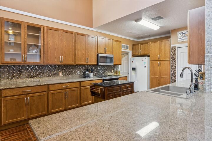 Property Photo:  2606 Royal Fern Place  FL 34758 