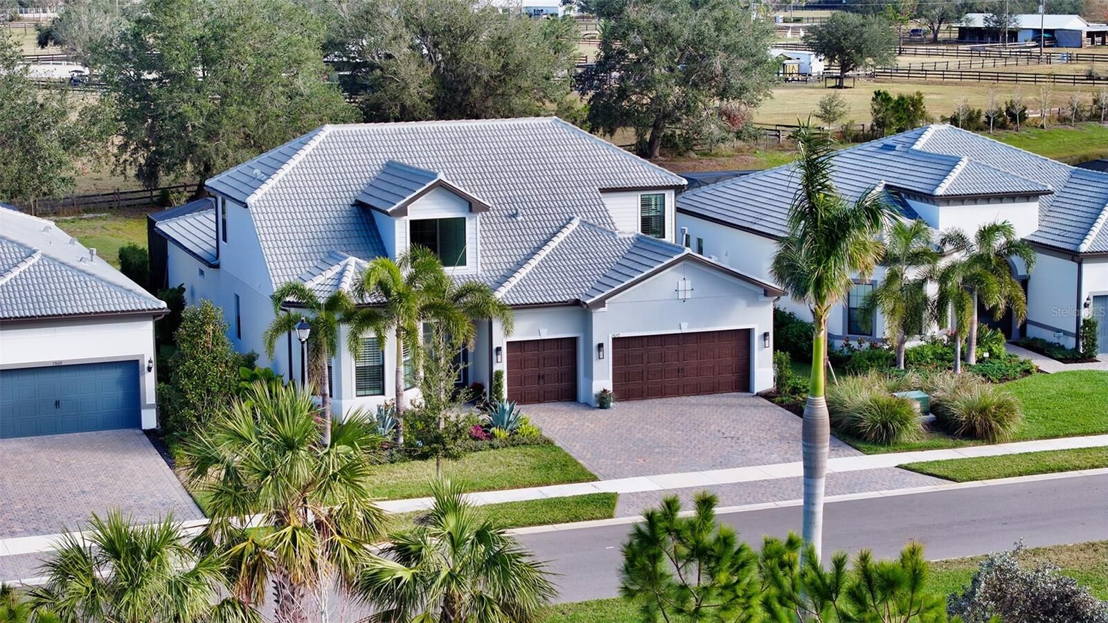 Property Photo: 7872 Mainsail Lane FL 34240