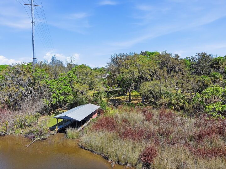Property Photo:  6491 Spruce Creek Road  FL 32127 