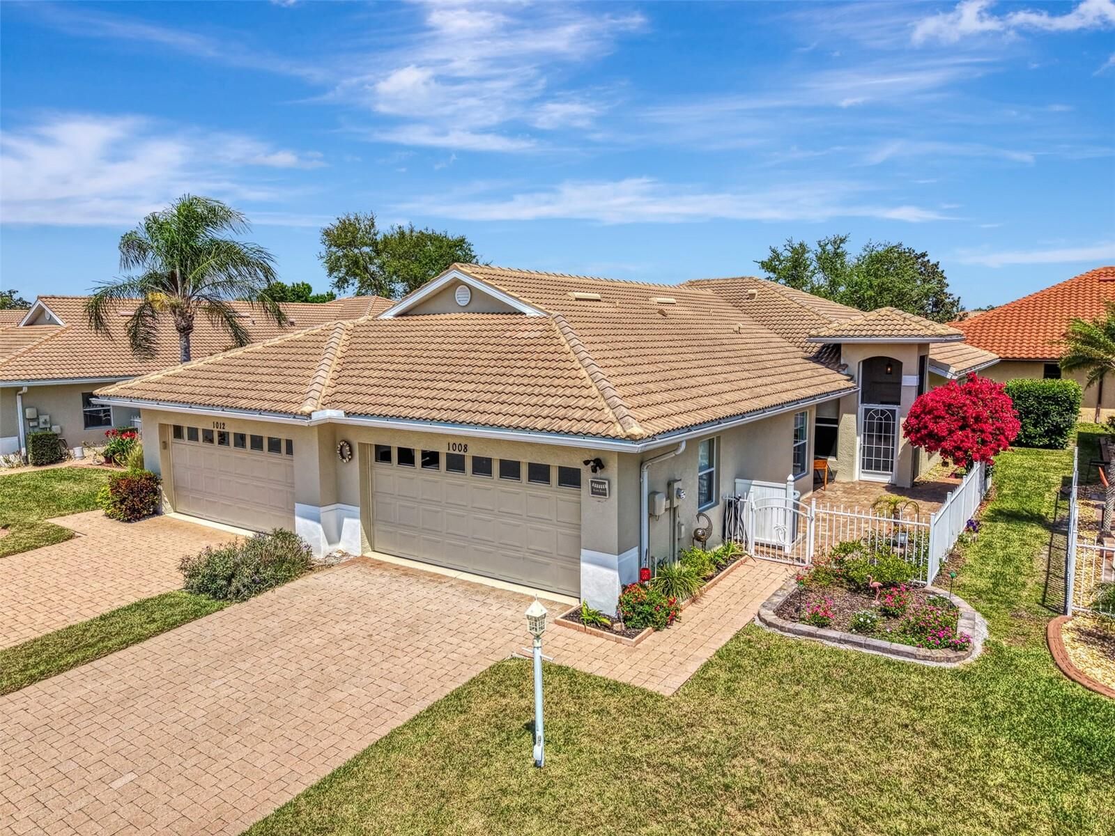 Property Photo:  1008 Topelis Drive  FL 34223 