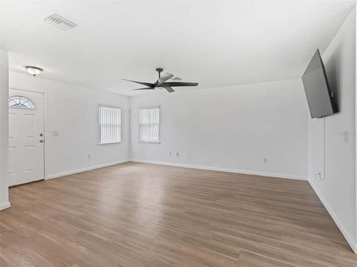 Property Photo:  9318 Cr 649  FL 33513 