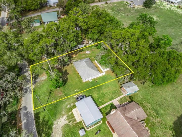 Property Photo:  9318 Cr 649  FL 33513 