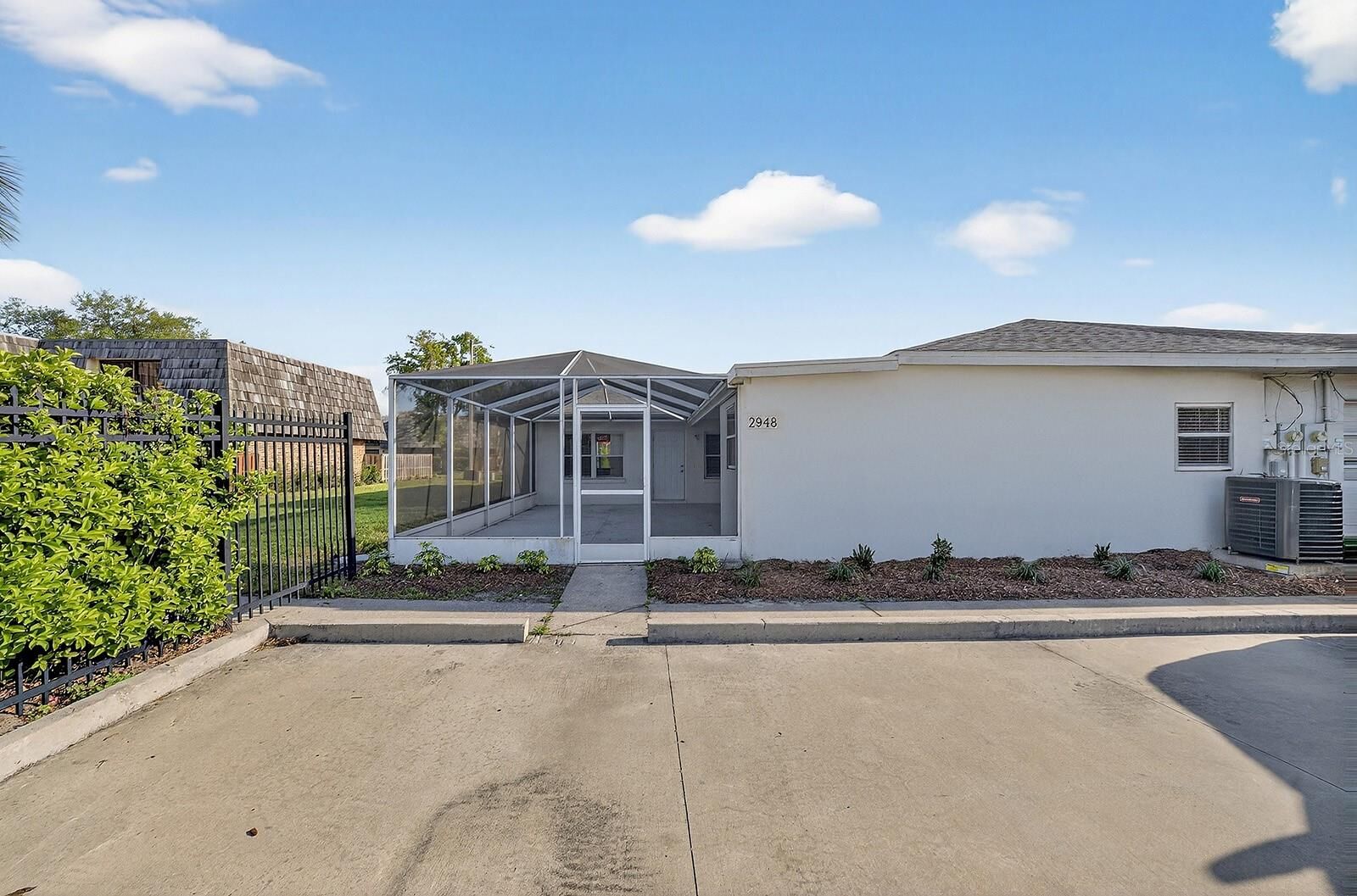 Property Photo:  2948 Tangerine Court  FL 34748 