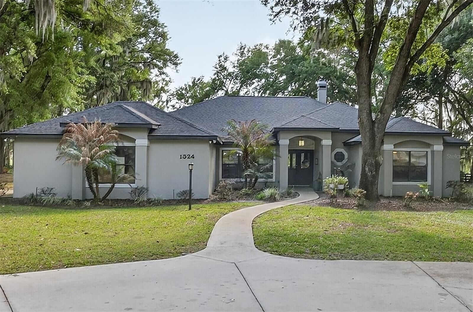 Property Photo:  1324 Otters View Court  FL 34731 