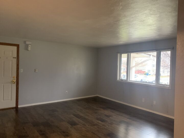 Property Photo:  407 E Seminole Street E 5  IL 60420 