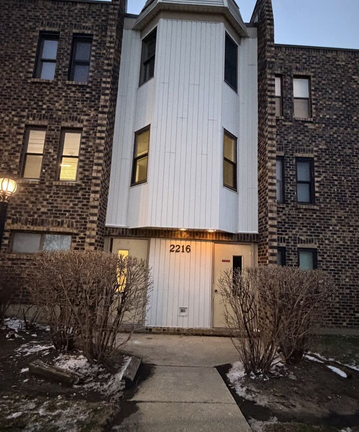 Property Photo:  2216 Country Club Drive 25  IL 60517 
