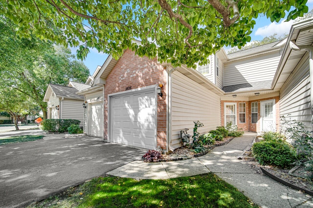 Property Photo:  1406 Golfview Drive  IL 60139 