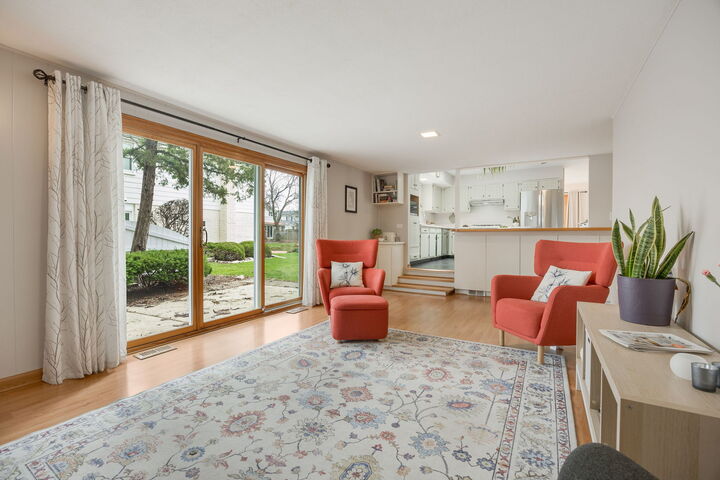 Property Photo: 905 Kennebec Lane IL 60563